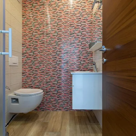 Oasa 1 krevet i doručak 5*