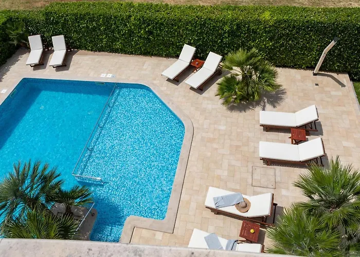 Oasa 1 Bed and Breakfast 5*