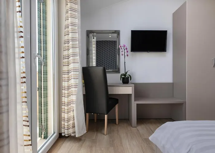 Oasa 1 Bed and Breakfast