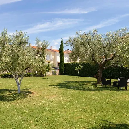 לינה וארוחת בוקר Oasa 1 5*