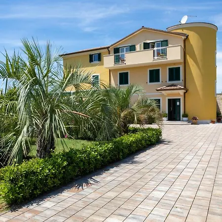 Oasa 1 Oda ve Kahvaltı 5*