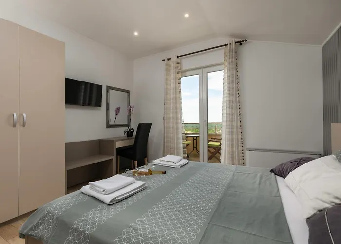 Oda ve Kahvaltı Oasa 1 5*